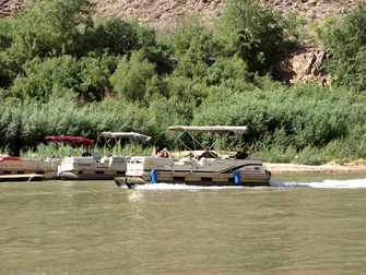 Excursions d'une journée au Grand Canyon - Promenade en bateau sur le fleuve Colorado
