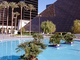Piscine de l’hôtel Luxor à Las Vegas